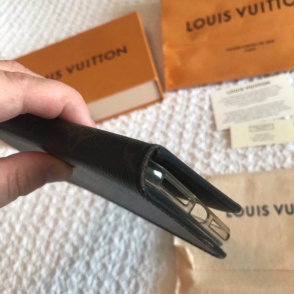 Louis Vuitton authentic monogram graphite 7Plus iPhone folio case - Picture 11 of 15